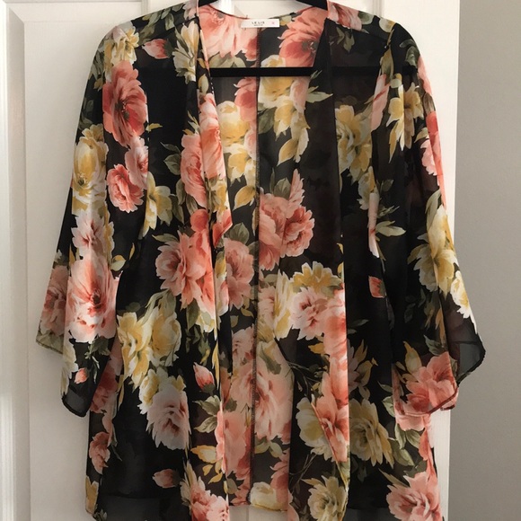 Le Lis Sweaters - FLORAL CARDIGAN